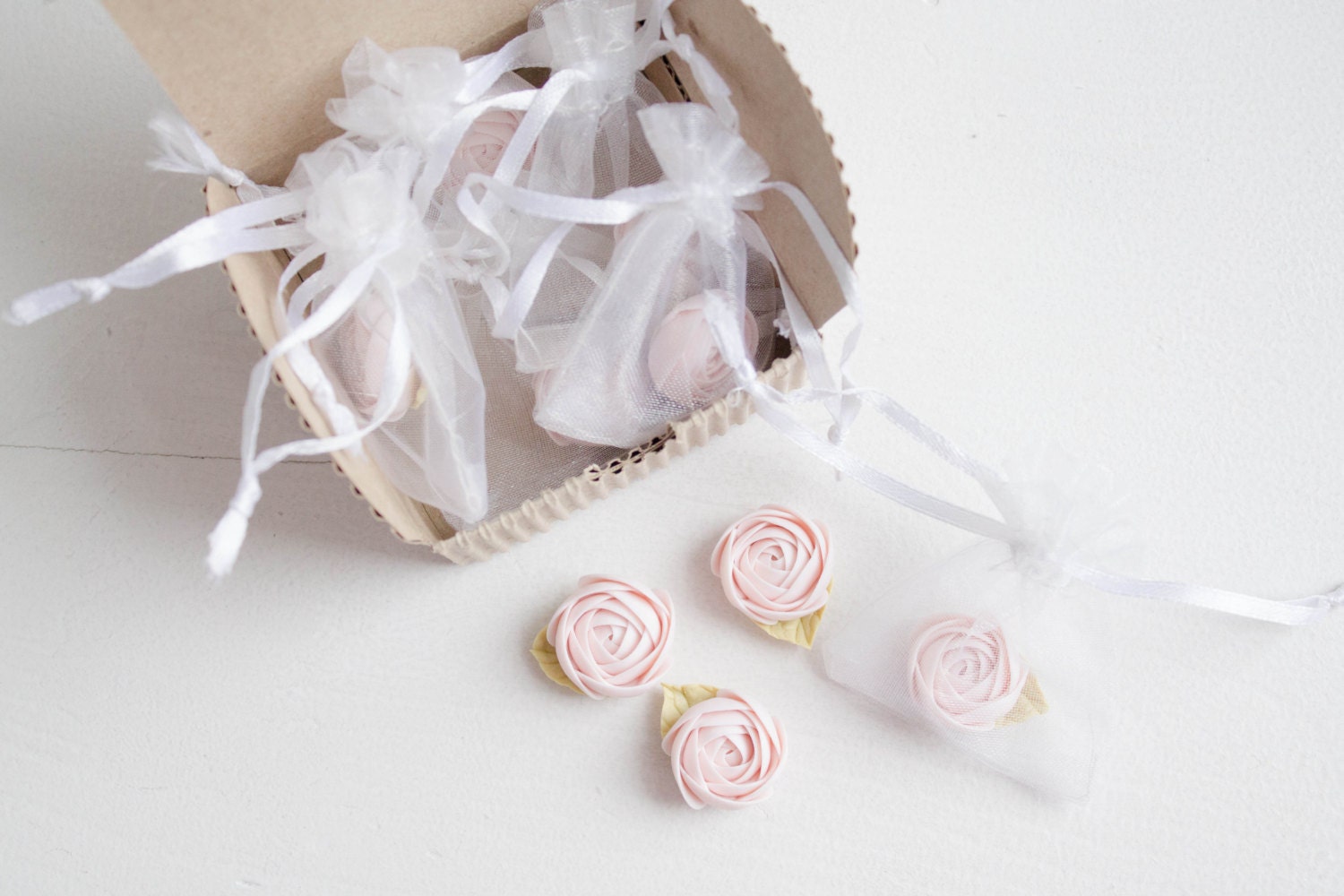 Flowers WEDDING FAVORS rose party favor flower brooch by eteniren
