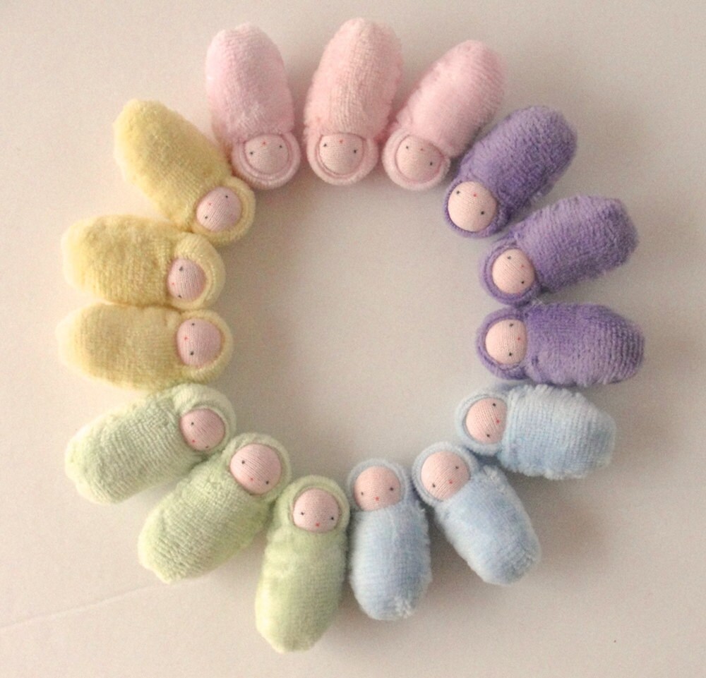 15 Little dolls // waldorf party favor // small bunting baby