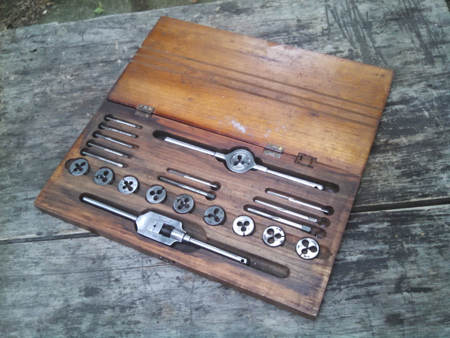 Butfld 21 piece Tap and Die tool set