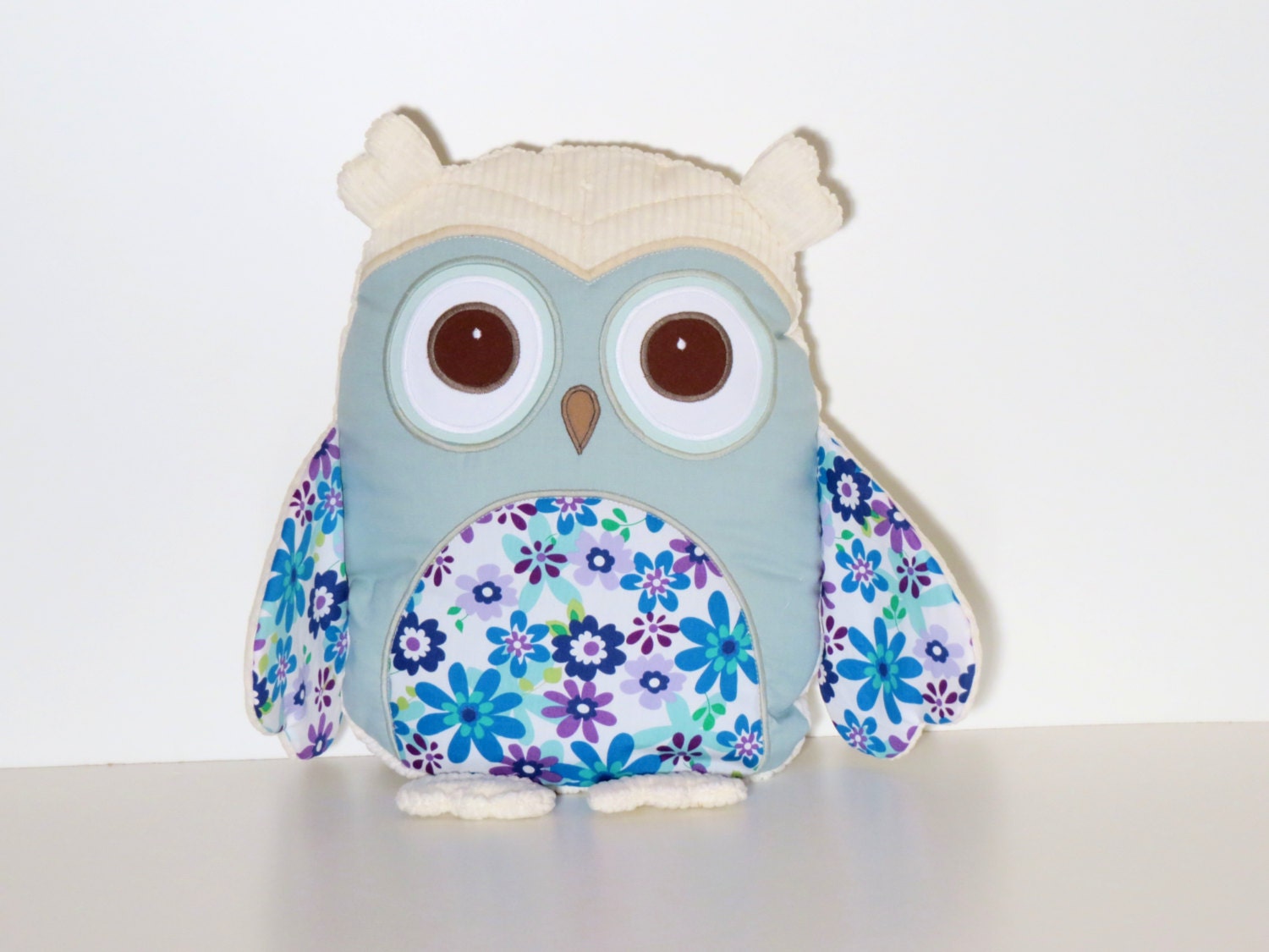 SALE / Owl Room Decor, Owl Throw Pillow, Embroidered Owl Pillow Cover