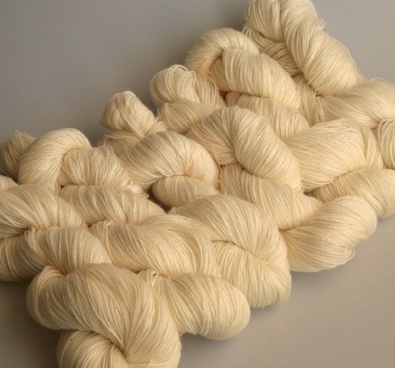 Undyed Yarn - Dye It Yourself - Sock Yarn Fingering weight Sock Yarn 4 ply, Superwash Merino