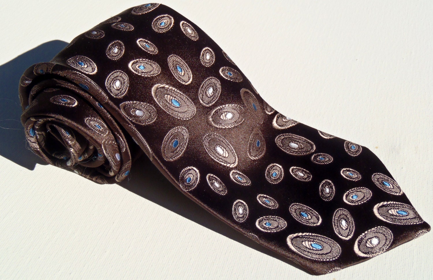 Vintage 1980s Brown Tie with Blue Ovals by Wembley – Haute Juice