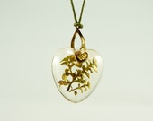 Heart pendant with real thyme encased in resin. Nature inspired jewelry