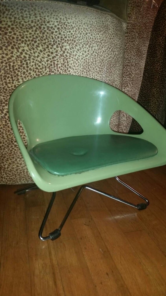 Vintage plastic Green Cosco Mid Century Childs Chair by ITSBSBOOTY