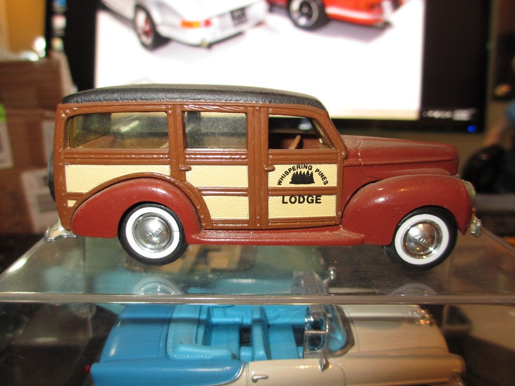 1940 Ford Woody 1/43 diecast metal model car by ChasingToyCars