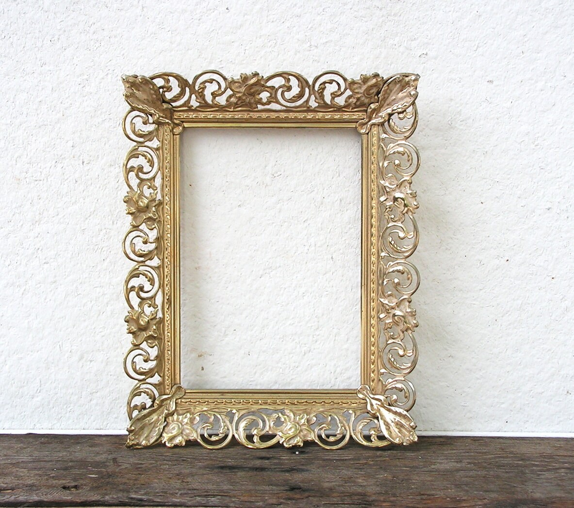 Vintage Metal Picture Frames 45