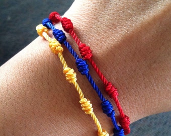 Colombian bracelet. Colombia colors bracelet. String bracelet. Rosary bracelet. 3 in 1bracelet. Soccer. Knotted bracelet.