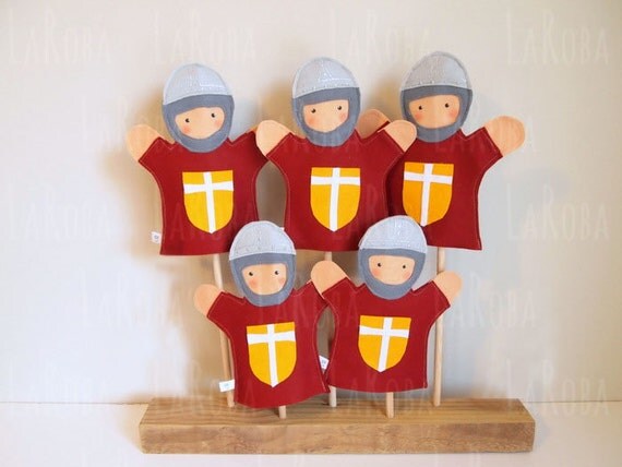 Hand puppet: medieval soldier