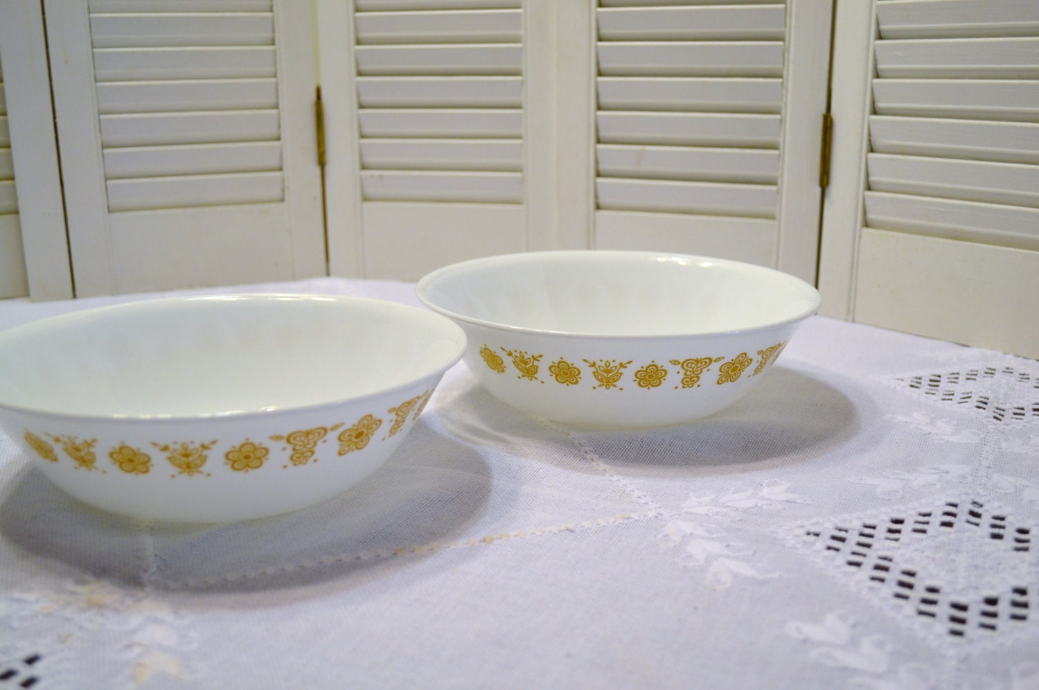 Vintage Corelle Serving Bowl Set of 2 Butterfly Gold Pattern