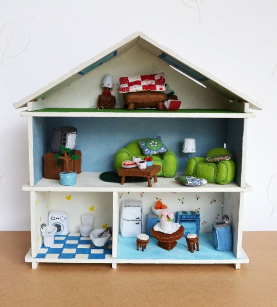 felt dollhouse