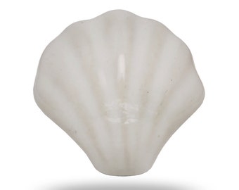 Sheila Shell Ceramic Knob in White, Beach Themed Home Decor Accent, Vintage Door Knob for a Draw Pull or Kitchen Cabinet Handle