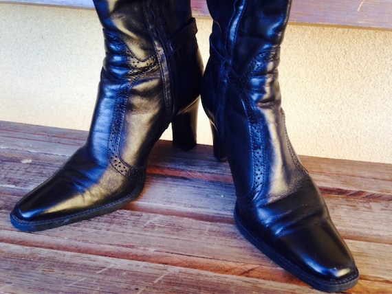 Vintage Black Leather Ladies Boots - Size 7