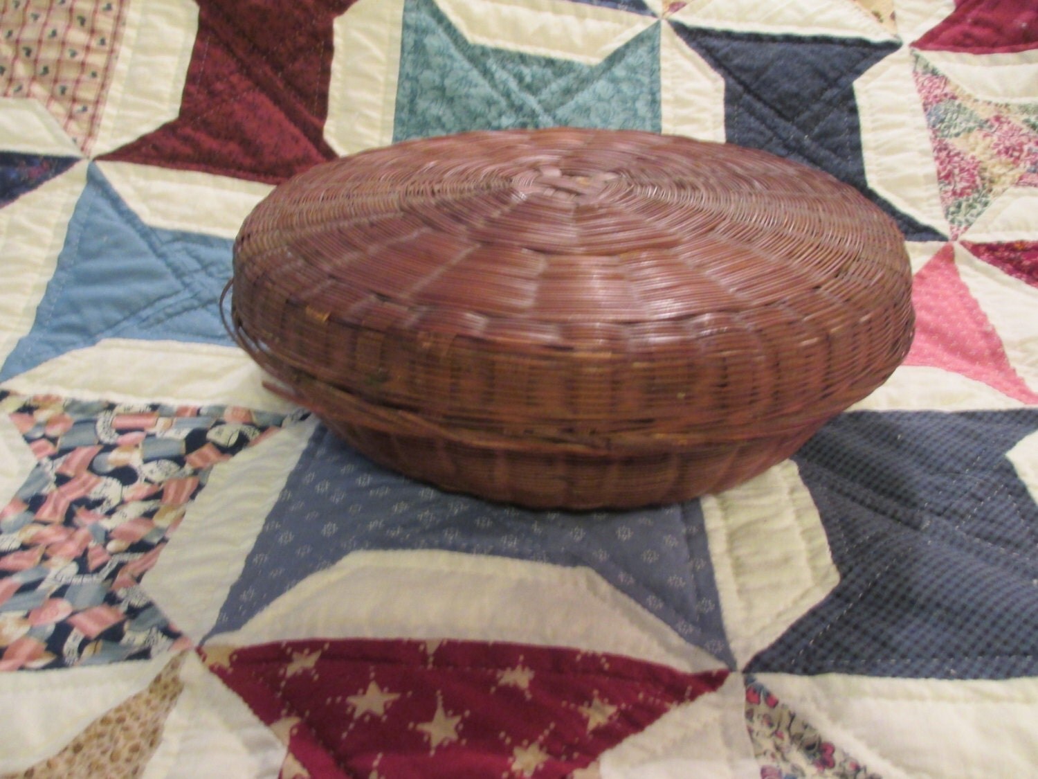 Vintage Sewing Basket with Cover