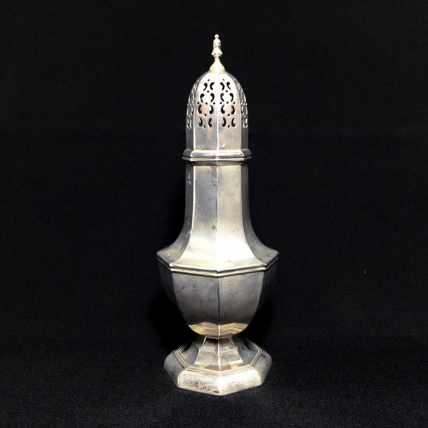 Antique Sterling Silver Sugar Shaker Muffineer by James Jay of Oxford