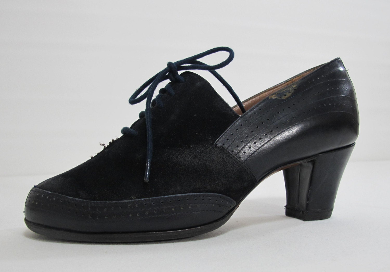 vintage 1940s women’s shoes / oxford heels / suede heels / chunky heels ...