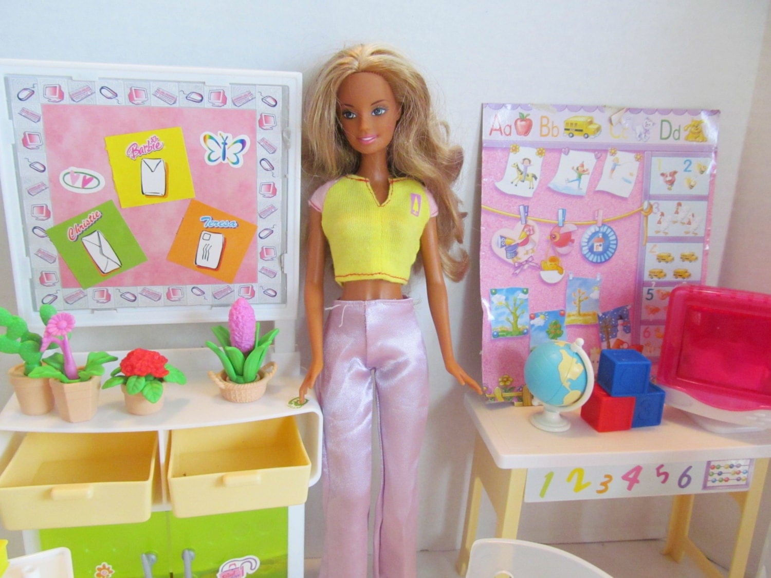 barbie classroom