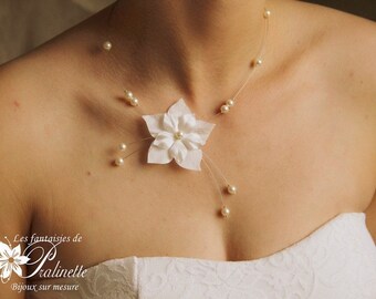 Collier de mariage fleurs en satin de soie et cristal nacré, collier pendants sur le côté, bijoux mariées - Bridal satin flower necklace