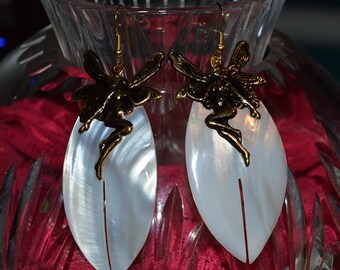 SALE...Beautiful Vintage Mother of Pearl shell Earrings with antique silver Fairies (1017119-G)