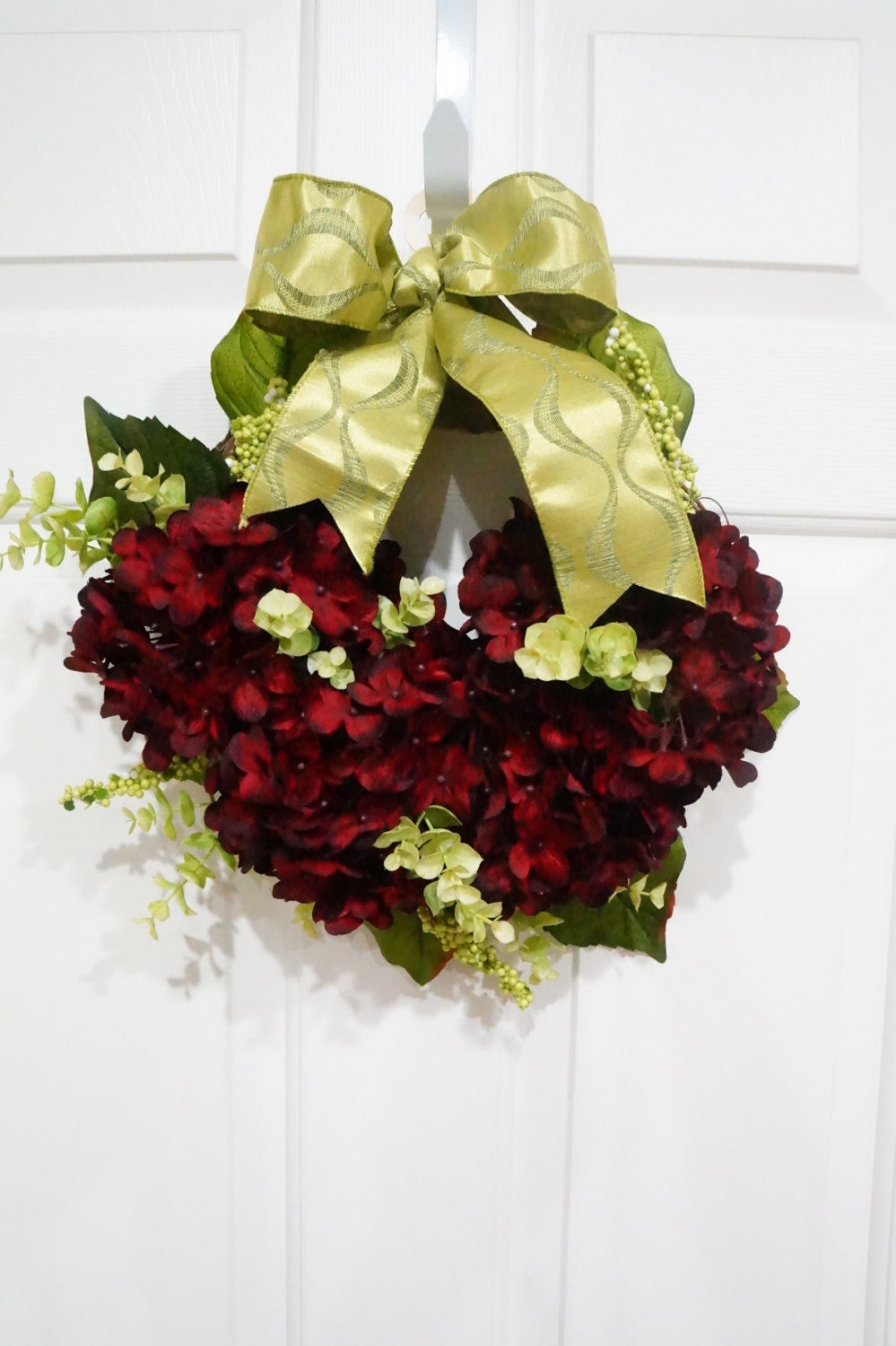 Christmas Hydrangea Grapevine Wreath-Christmas Wreath-Holiday Wreath-Red Hydrangea Wreath-Green bow-Housewarming Gift-Christmas gift-