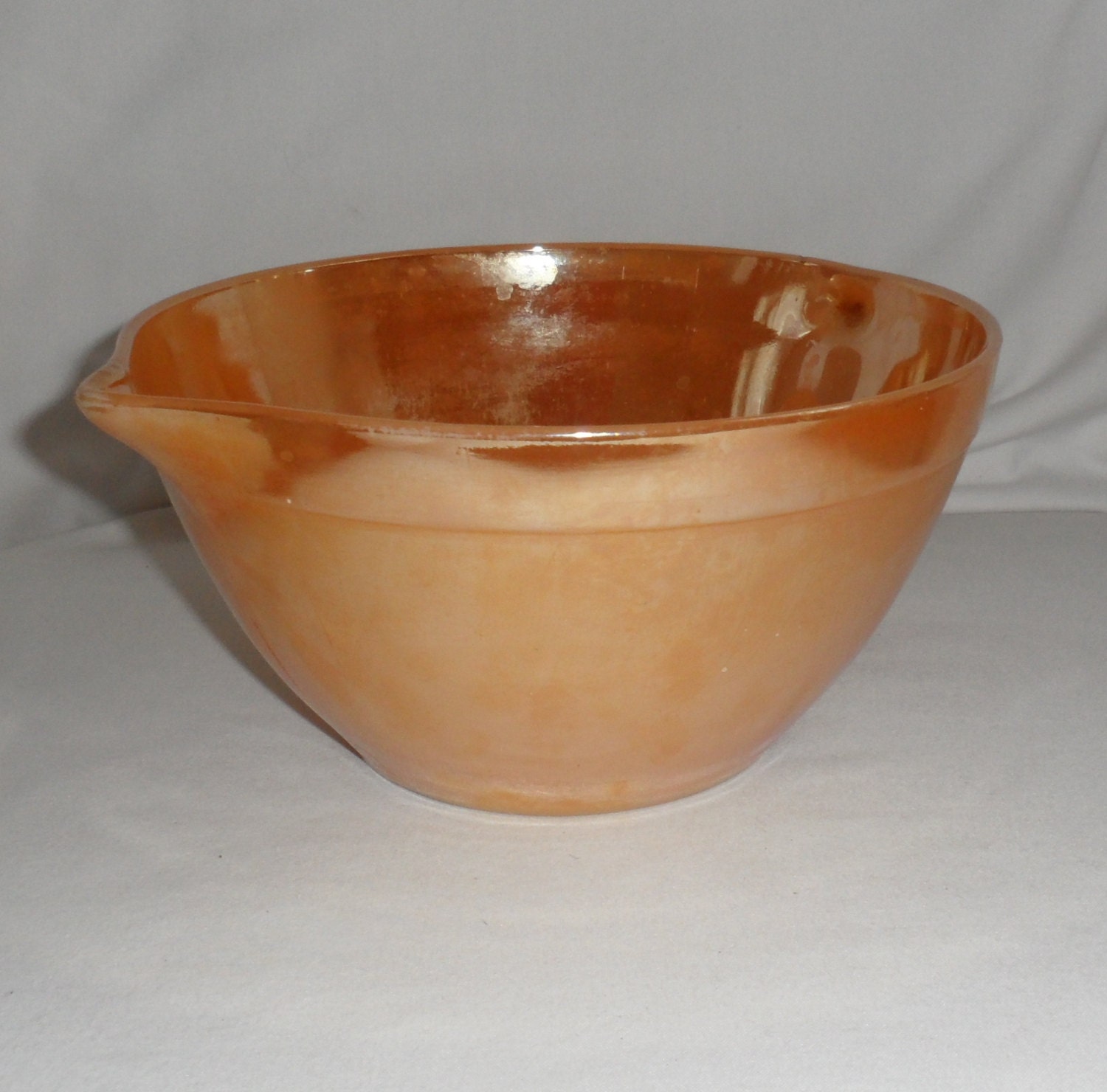 LUSTER WARE Batter Bowl With Handle and Pouring Spout by BYGONERA