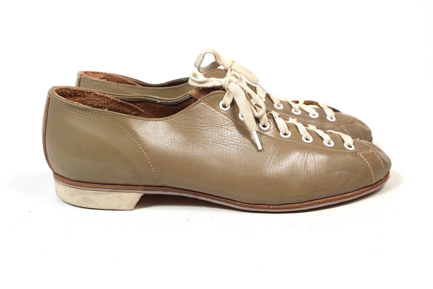 Vintage Bowling Shoe 114