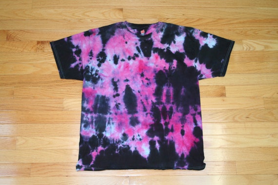 Size Large Tye Dye Shirt Pink and black....