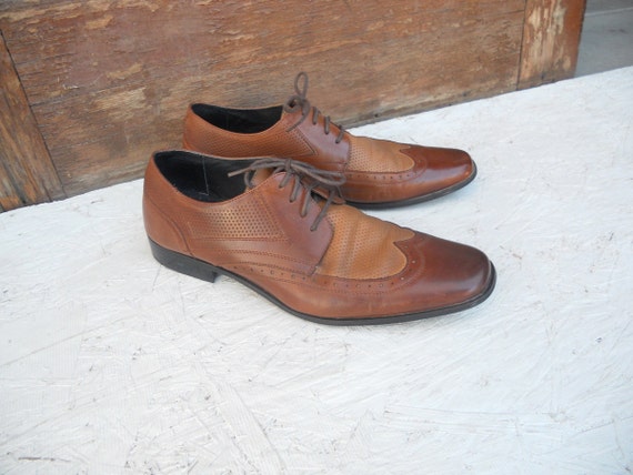 saddle wingtip shoes