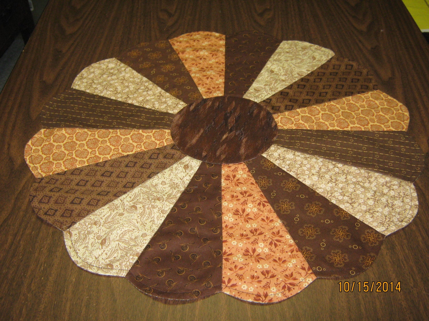 Autumn Table Topper/Brown Dresden Plate by Piecebypiecequilting