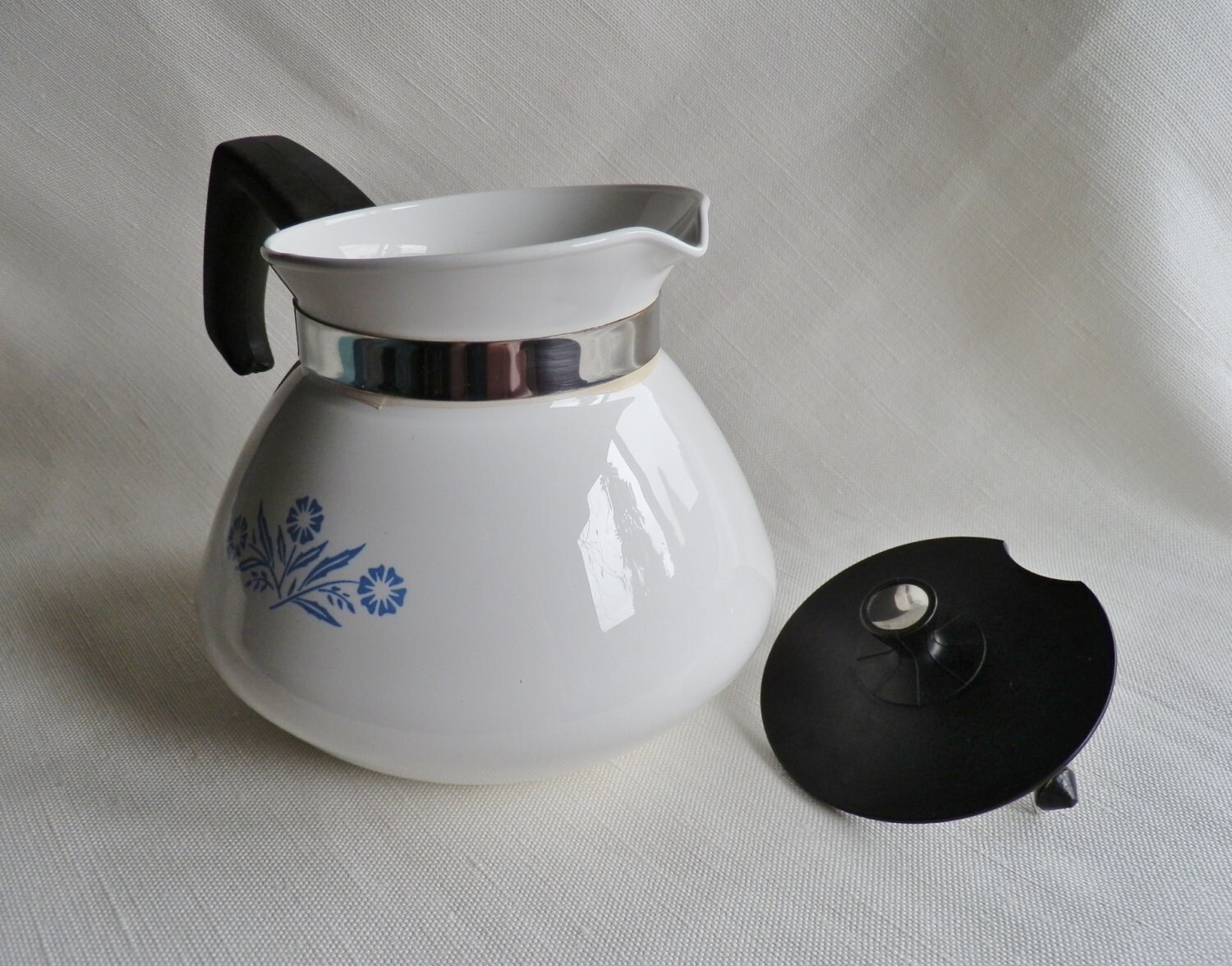 Vintage Six Cup Corning Ware Teapot With “Cornflower” Pattern Haute Juice