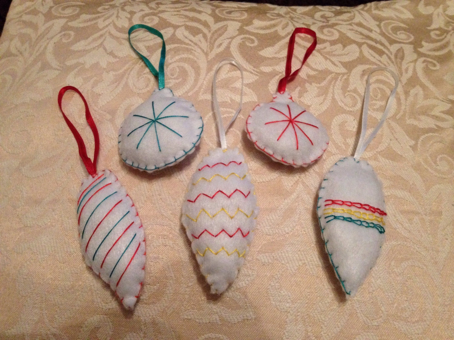 Set of 5 handmade felt baubles