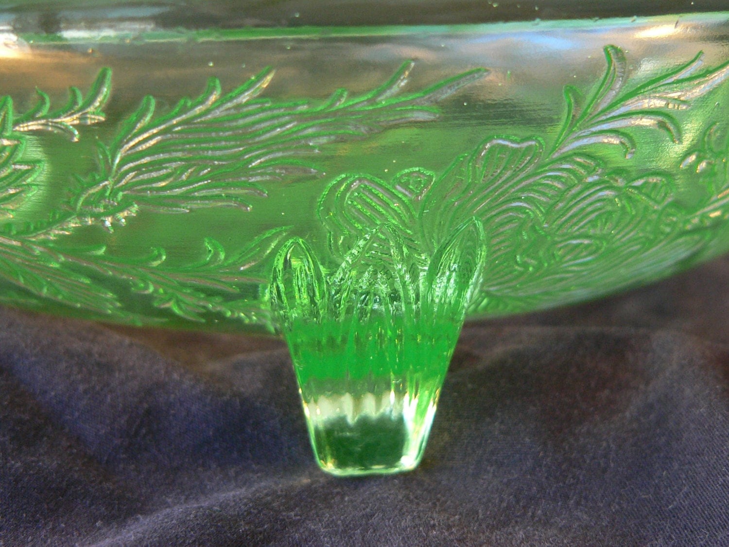 DEPRESSION GLASS BOWL: Green “Rose & Thorn” Pattern Footed Bowl, c1930s ...