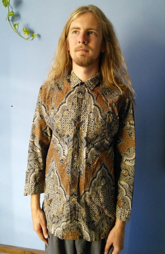 Vintage 70s Ethnic Batik Shirt / Mens Shirt by mazarinebluevintage