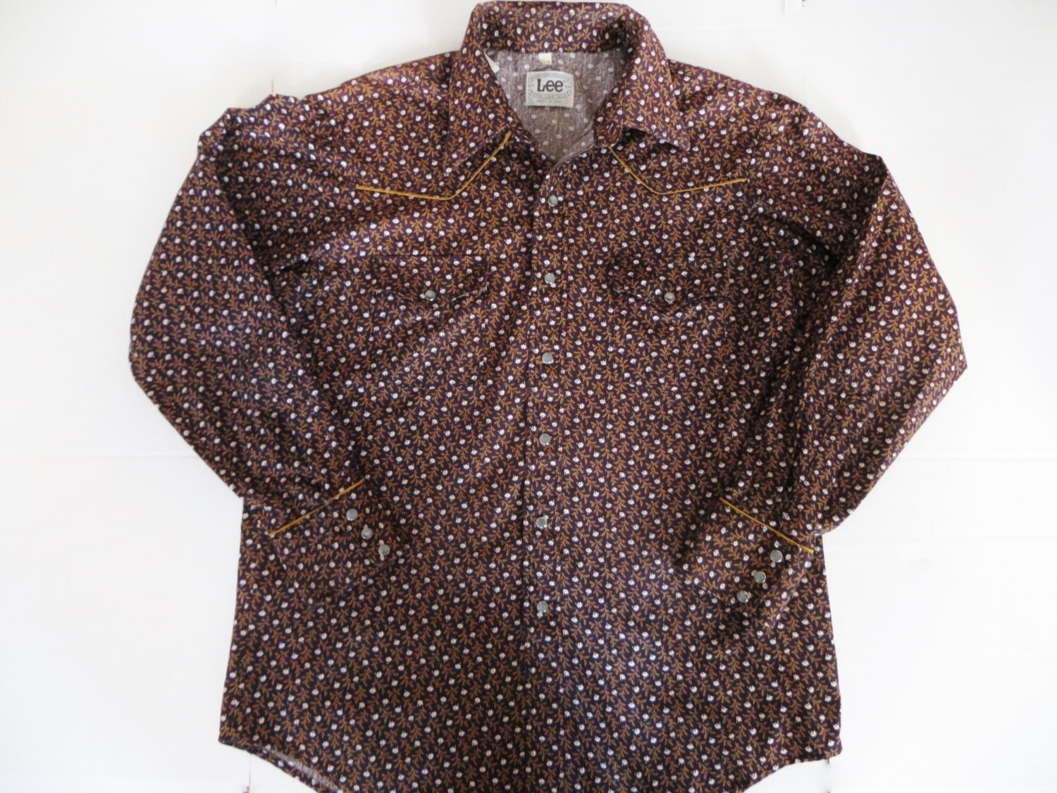 Vintage Cowboy Shirt Pearl Snaps Long Sleeves Flap Pockets