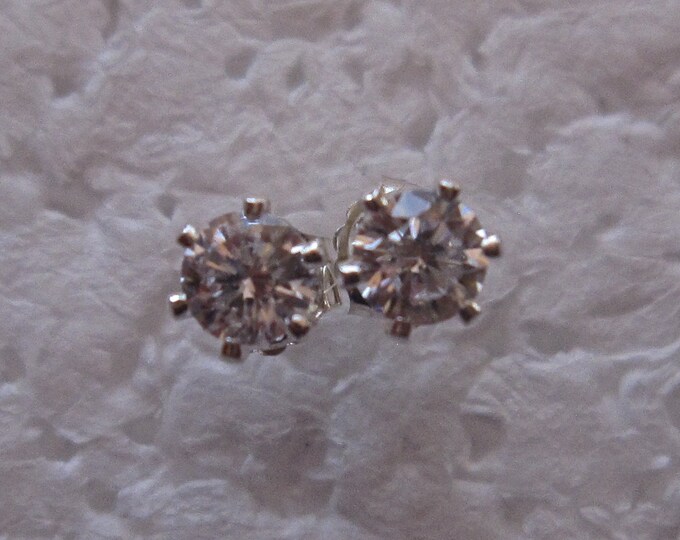 Russian Diamond Studs, 4mm Round, Simulated, Set in Sterling Silver E752