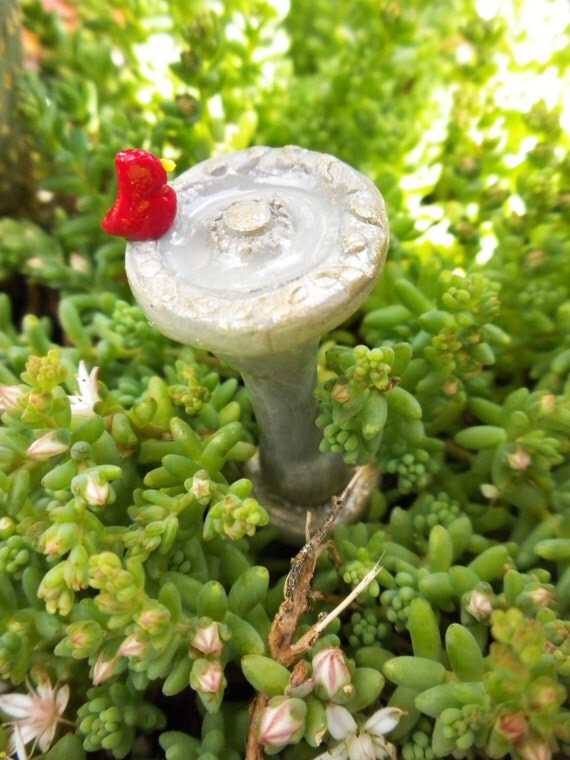 Items similar to Miniture Bird Bath on aluminum post on Etsy