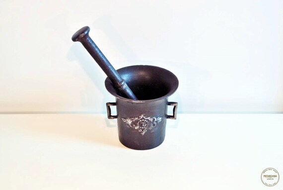 Vintage Mortar and Pestle Cast Iron 40's Decorative