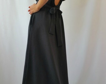 Long Sleeve Maxi Dress Loose Open Back Black by MDSewingAtelier
