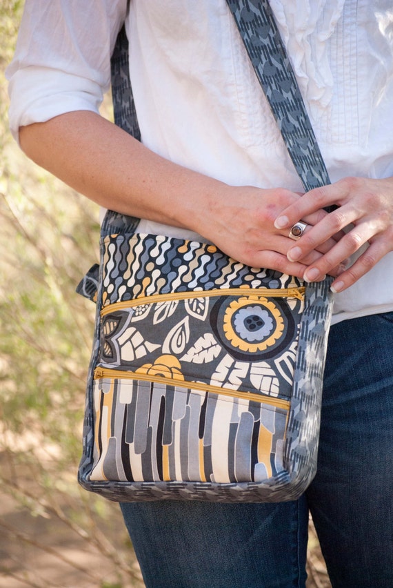 Sewing Pattern: Zippy Bag PDF pattern with zipper closure, exterior pockets, and messenger style ...