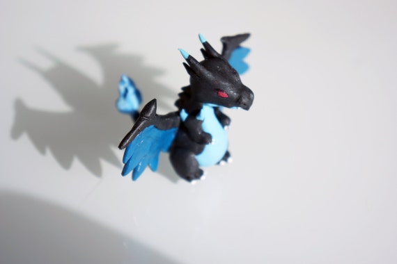 charizard mini figure