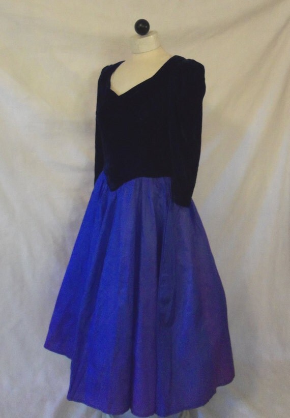 Vintage Blue Velvet Prom Dress Tea Length Violet Taffeta Full Skirt ...