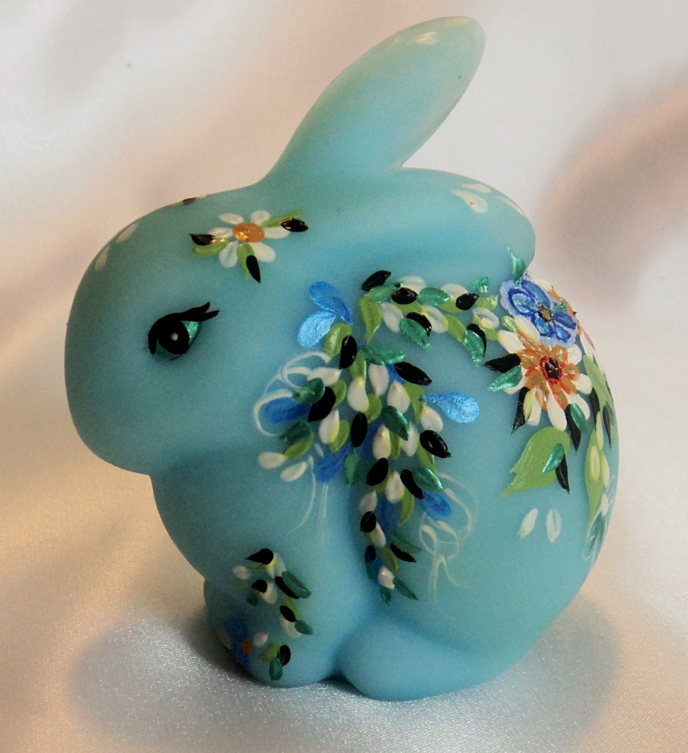 fenton rabbit figurines