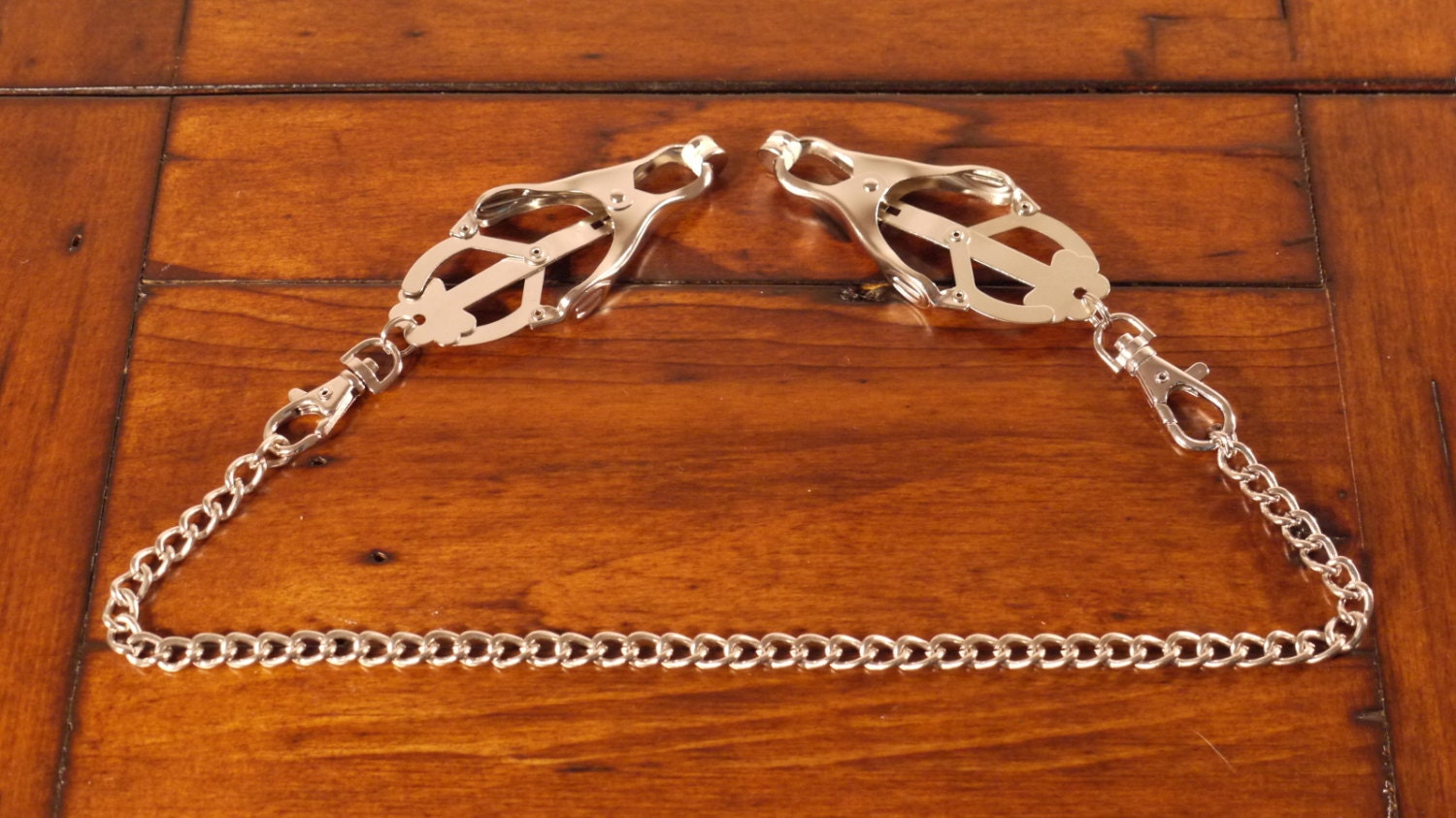 Luxury Japanese Clover Clamps With Detachable Chain By Abbeytops