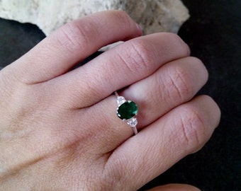 SALE! Oval Emerald Ring, Thin Stackable Ring,Sterling silver ring, Gemstone Ring,Stacking Ring,Green Ring, Bridal Ring