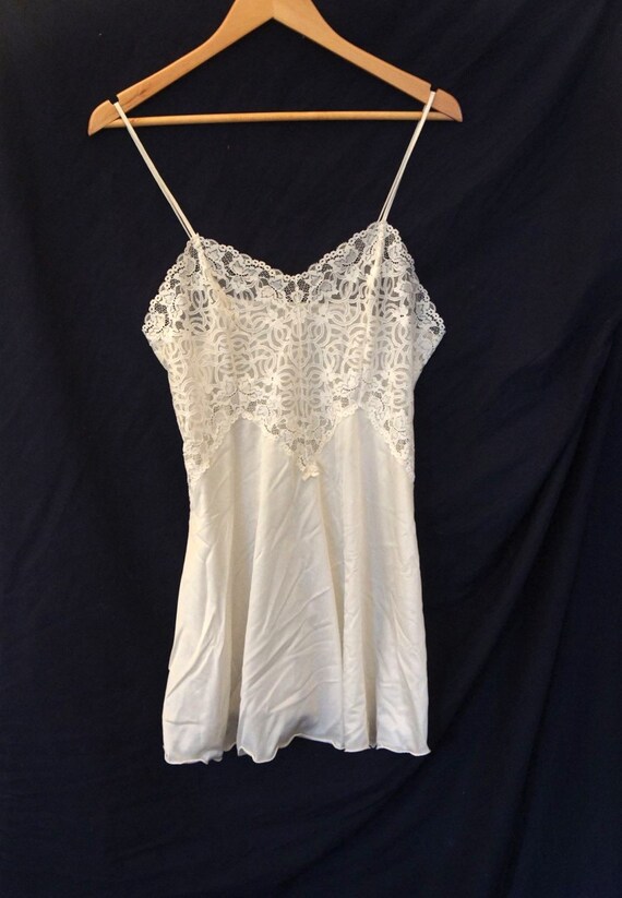 Vintage white lace slip babydoll nightie by ANAGRAMvintage