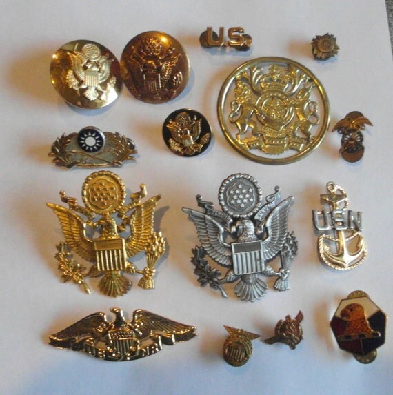 Vintage Military Collectibles WW2 Medals Medallions Pins