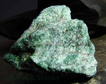 Popular items for fuchsite crystal on Etsy