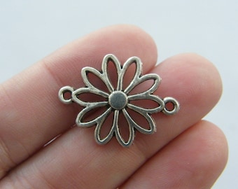 8 Flower connector charms antique silver tone F78