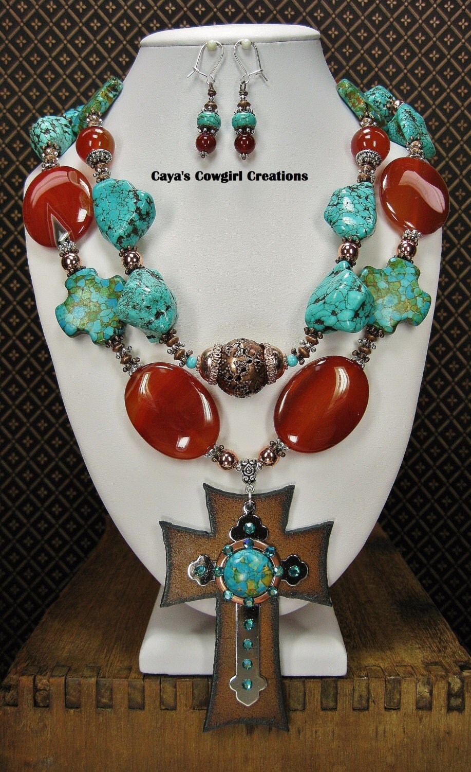 CHUNKY WESTERN COWGIRL Necklace / Howlite Turquoise