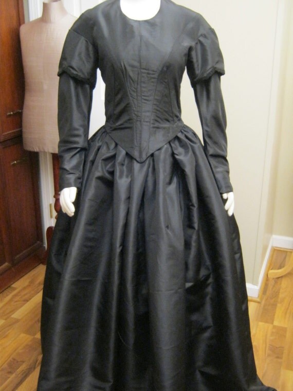 1840 Victorian DressExample