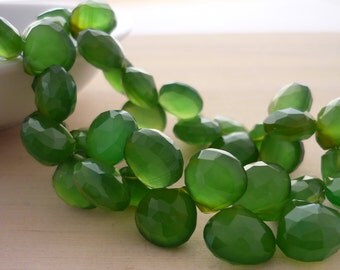 Pretty olive parrot green chalcedony faceted heart briolette beads 10-11mm set of 6